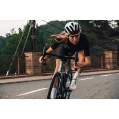 GOREWEAR DISTANCE BIB SHORTS+ 2.0 WOMENS Cuissard à Bretelles Femme -Pas Cher Maillots Vélo Magasin 396B8F0CEE549BD3407F58D0371ECAA4